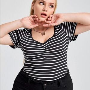 Black and White Striped Ruched sweetheart top Size XL
